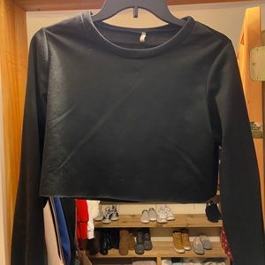 Black long sleeve crop top